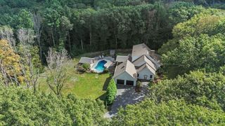 31 Douglas Road, Sutton, MA 01590