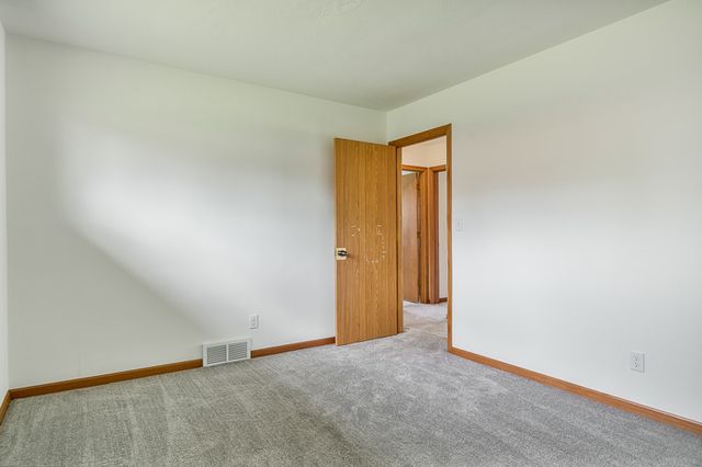 320 E MARSHALL Street, Belvidere, IL 61008