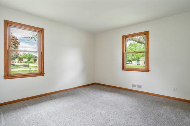 320 E MARSHALL Street, Belvidere, IL 61008