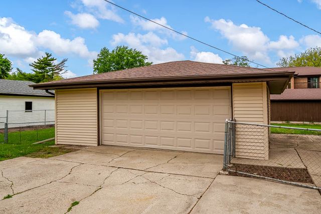 320 E MARSHALL Street, Belvidere, IL 61008
