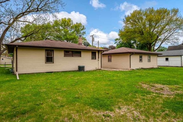 320 E MARSHALL Street, Belvidere, IL 61008