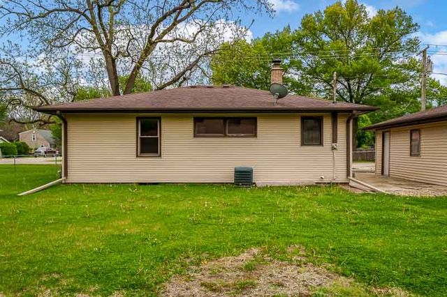 320 E MARSHALL Street, Belvidere, IL 61008