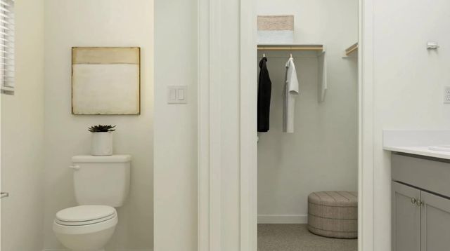 817 Lake Park Cir, Galt, CA 95632