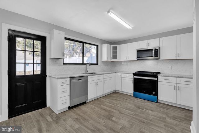 382 MARTIN ST, Philadelphia, PA 19128
