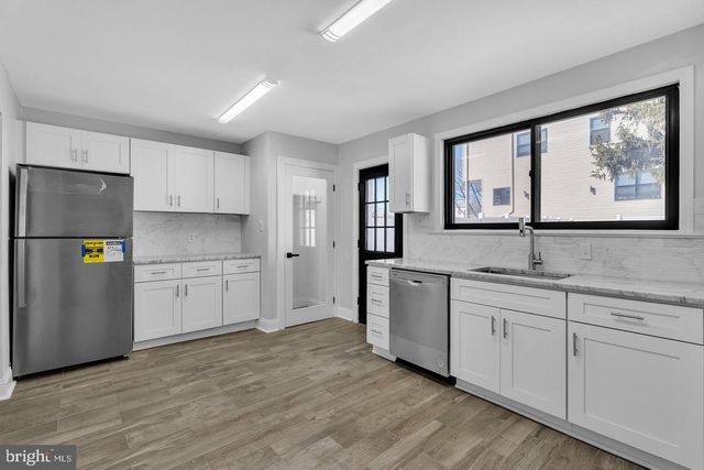 382 MARTIN ST, Philadelphia, PA 19128