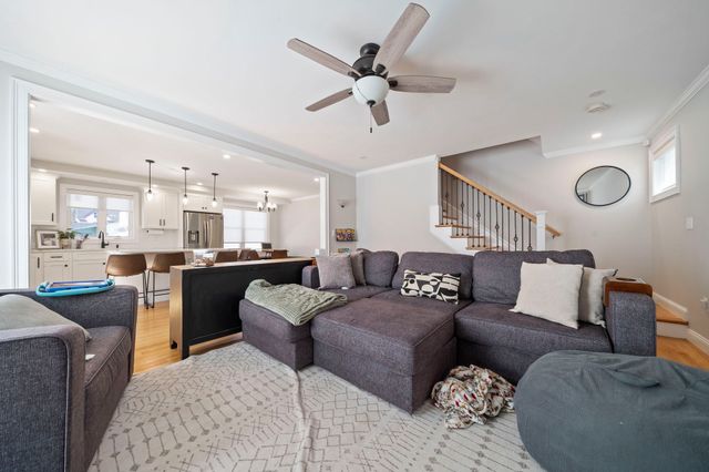 42-A Como Rd, Boston, MA 02136