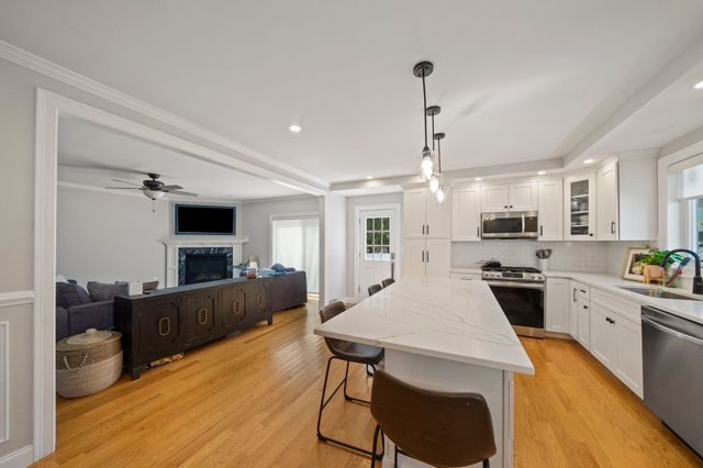 42-A Como Rd, Boston, MA 02136