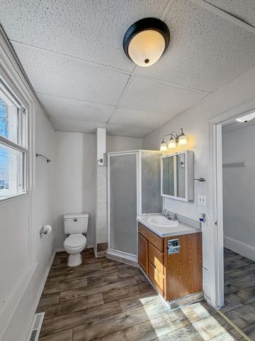 1415 S Walnut Avenue, Freeport, IL 61032