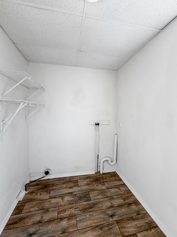 1415 S Walnut Avenue, Freeport, IL 61032