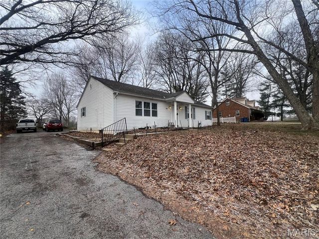 886 Prigge Road, St Louis, MO 63138