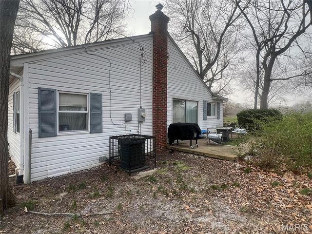 886 Prigge Road, St Louis, MO 63138