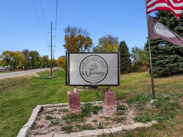 925 Greenlawn Avenue W, Delano, MN 55328