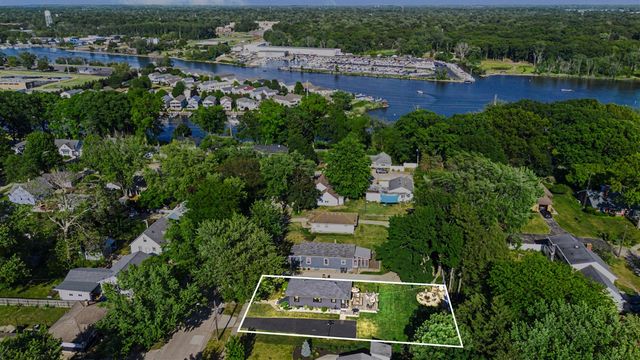 1414 Margaret Place, Saint Joseph, MI 49085