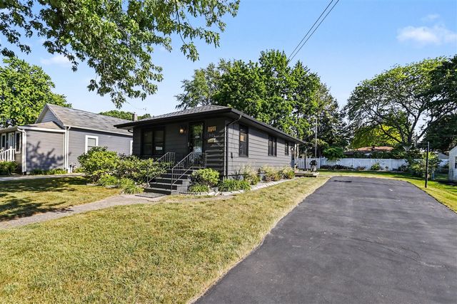 1414 Margaret Place, Saint Joseph, MI 49085