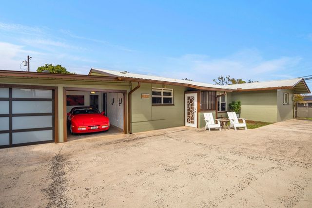 1199 Freitas Pl, Makawao, HI 96768