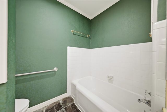308 Brookside Drive E, Bryan, TX 77801