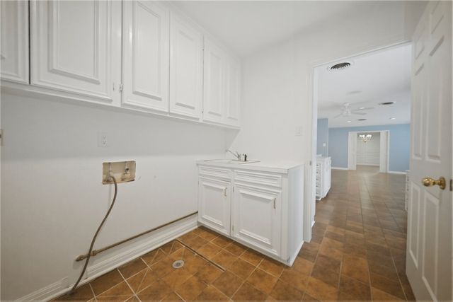 308 Brookside Drive E, Bryan, TX 77801