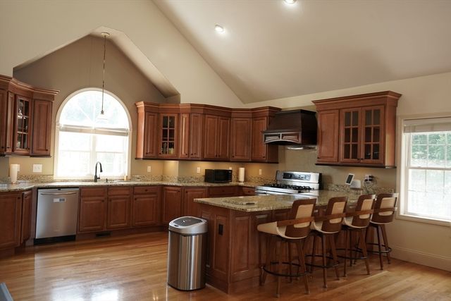 155 Ousamequin Pnes, East Bridgewater, MA 02333