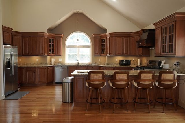 155 Ousamequin Pnes, East Bridgewater, MA 02333