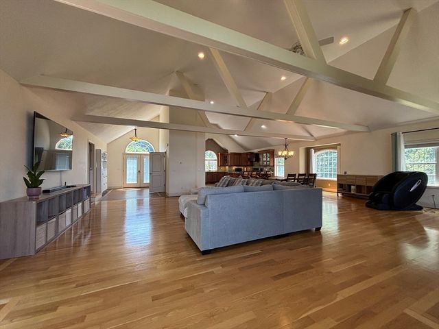 155 Ousamequin Pnes, East Bridgewater, MA 02333