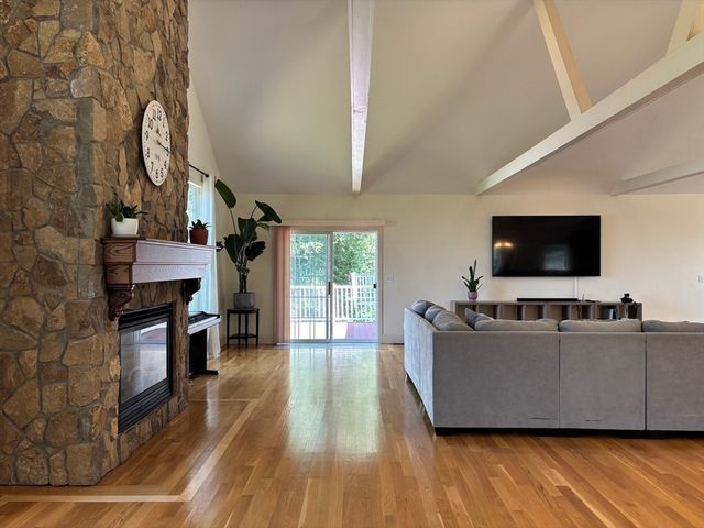 155 Ousamequin Pnes, East Bridgewater, MA 02333