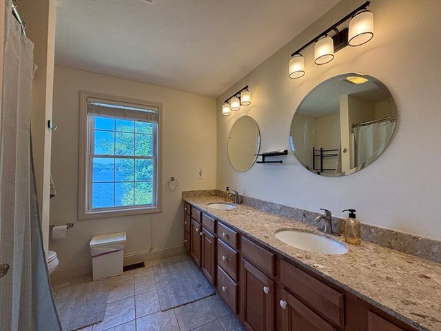 155 Ousamequin Pnes, East Bridgewater, MA 02333