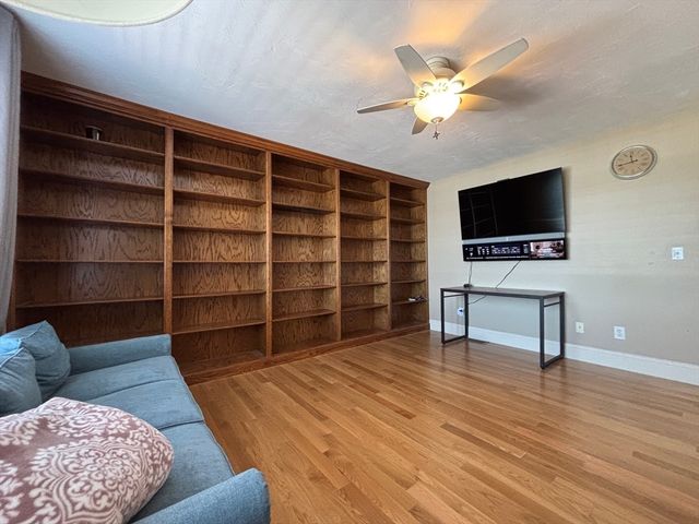 155 Ousamequin Pnes, East Bridgewater, MA 02333