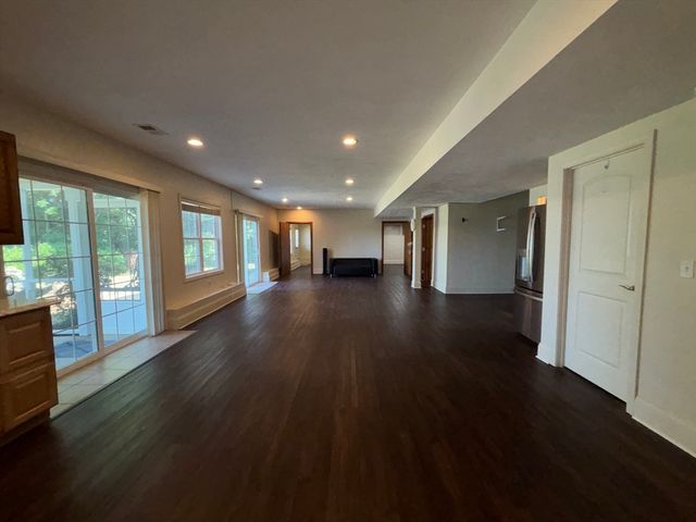155 Ousamequin Pnes, East Bridgewater, MA 02333