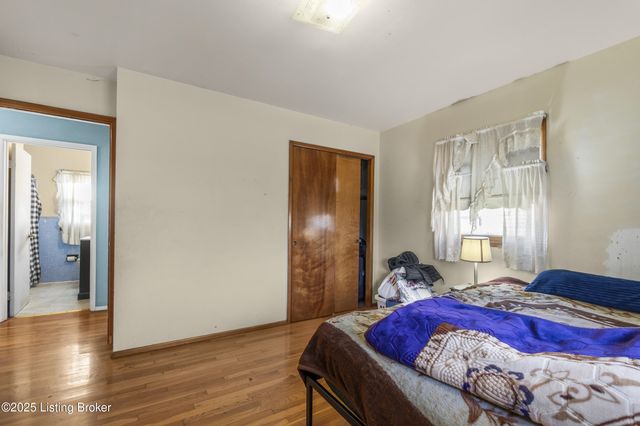 325 E Southside Ct, Louisville, KY 40214