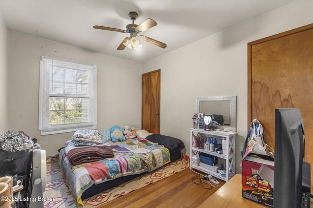 325 E Southside Ct, Louisville, KY 40214