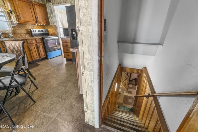 325 E Southside Ct, Louisville, KY 40214