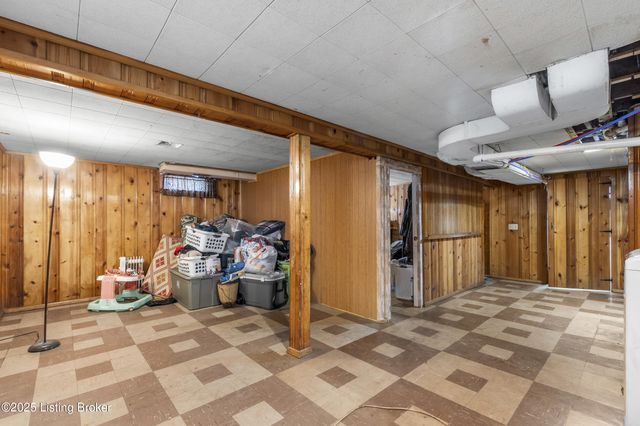 325 E Southside Ct, Louisville, KY 40214