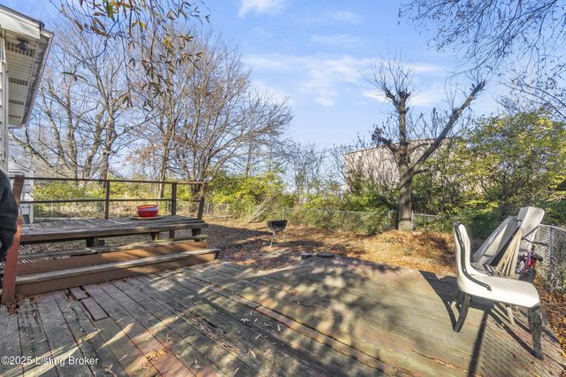 325 E Southside Ct, Louisville, KY 40214