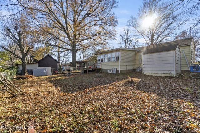 325 E Southside Ct, Louisville, KY 40214