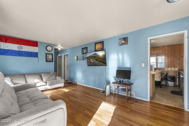 325 E Southside Ct, Louisville, KY 40214