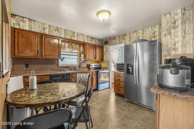 325 E Southside Ct, Louisville, KY 40214