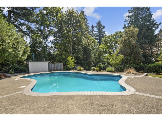 2710 Sw MAPLE Ln, Portland, OR 97225