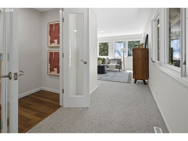 2710 Sw MAPLE Ln, Portland, OR 97225