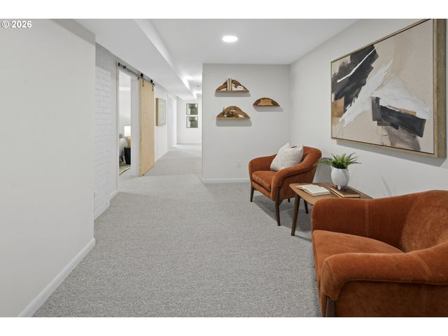 2710 Sw MAPLE Ln, Portland, OR 97225