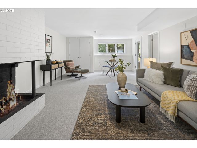 2710 Sw MAPLE Ln, Portland, OR 97225