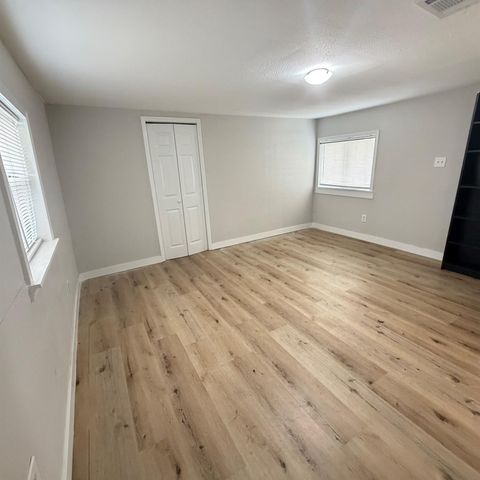 6934 Schley Street, Houston, TX 77087