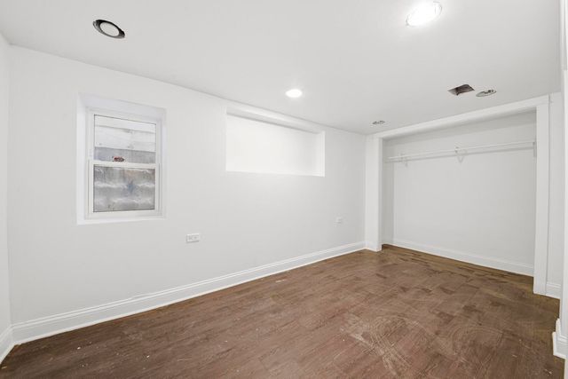 2446 W PENSACOLA Avenue, Chicago, IL 60618