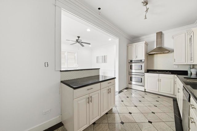 2446 W PENSACOLA Avenue, Chicago, IL 60618