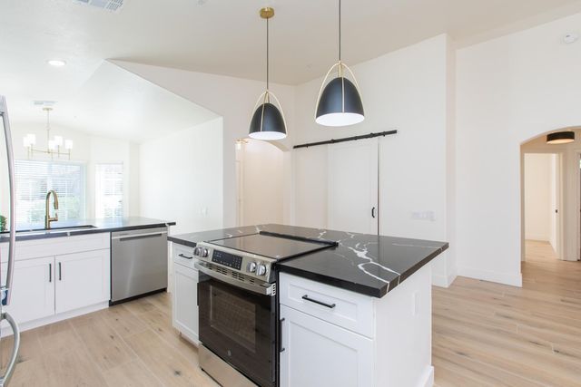 23554 N 73rd Place, Scottsdale, AZ 85255