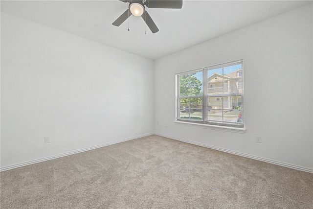 714 N Wordsworth Lane, Fayetteville, AR 72704