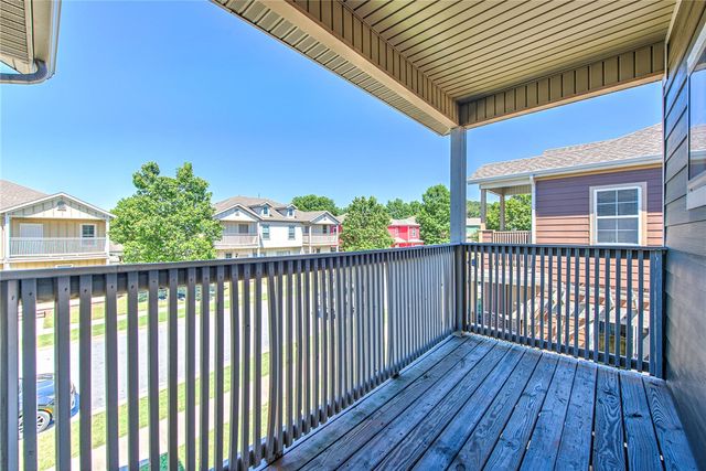714 N Wordsworth Lane, Fayetteville, AR 72704