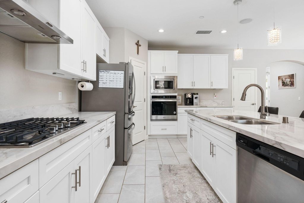 Image 17 of property listing at 2124 Cortner Street, Hanford, CA 93230