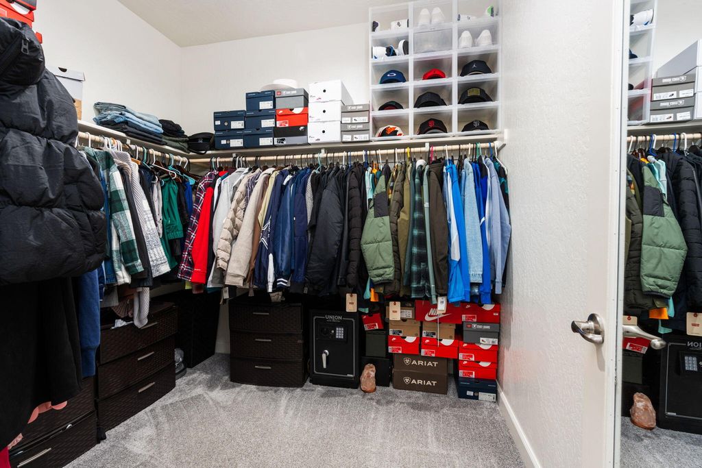 Image 27 of property listing at 2124 Cortner Street, Hanford, CA 93230