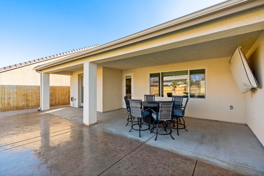 Image 29 of property listing at 2124 Cortner Street, Hanford, CA 93230