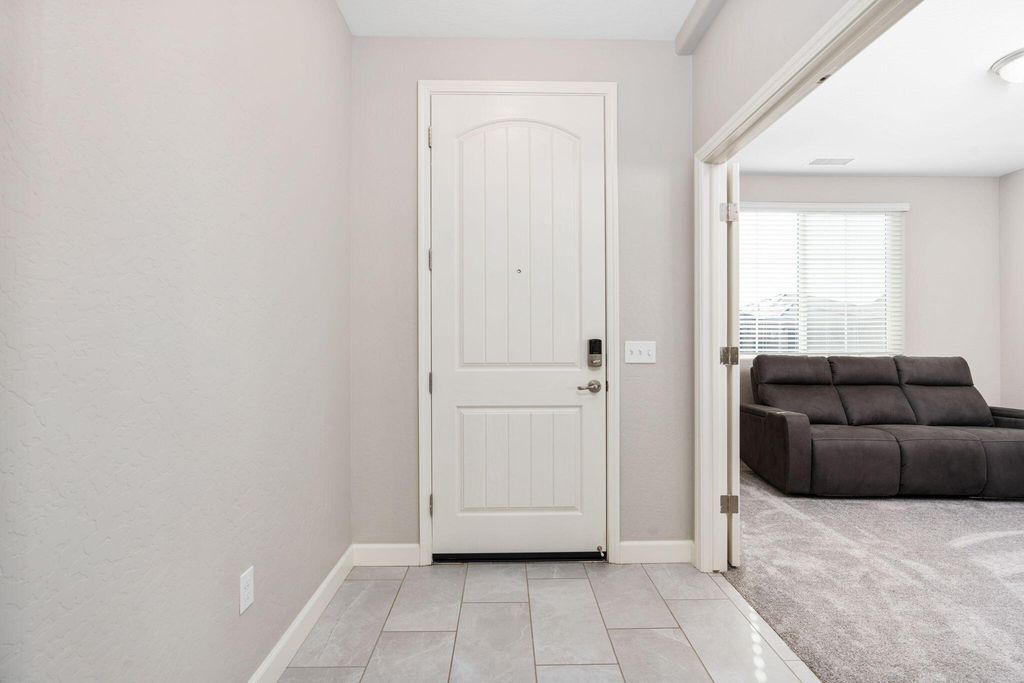 Image 6 of property listing at 2124 Cortner Street, Hanford, CA 93230